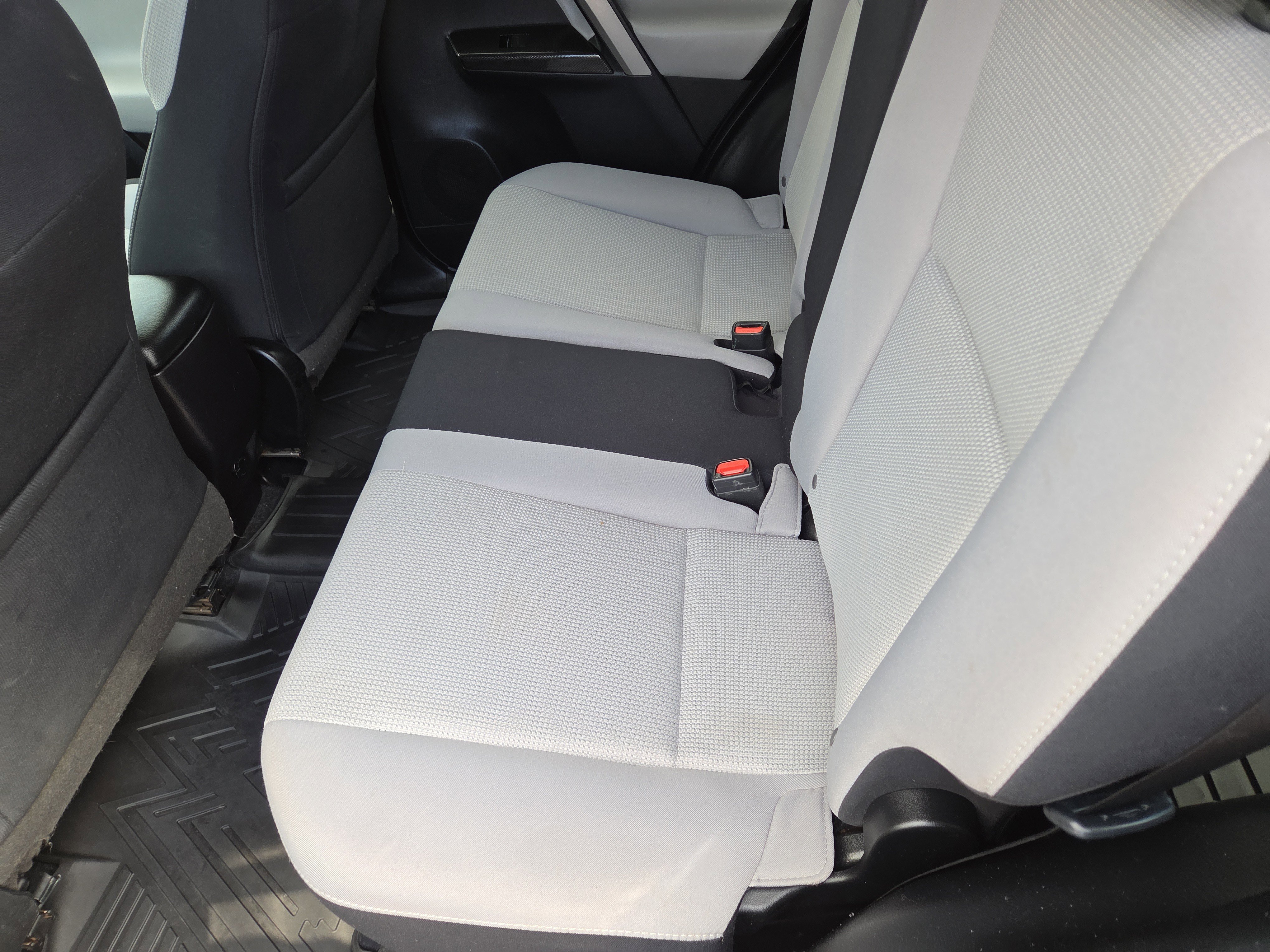 Used 2018 Toyota RAV4 Adventure image 18