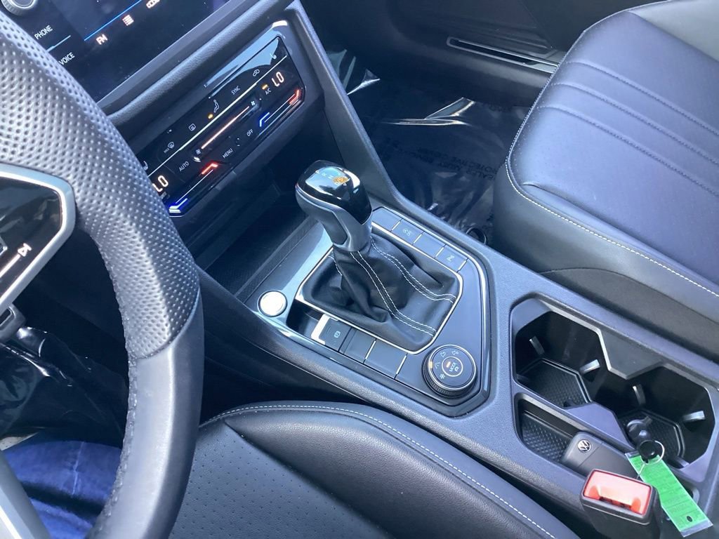 Used 2024 Volkswagen Tiguan SE R-Line image 27