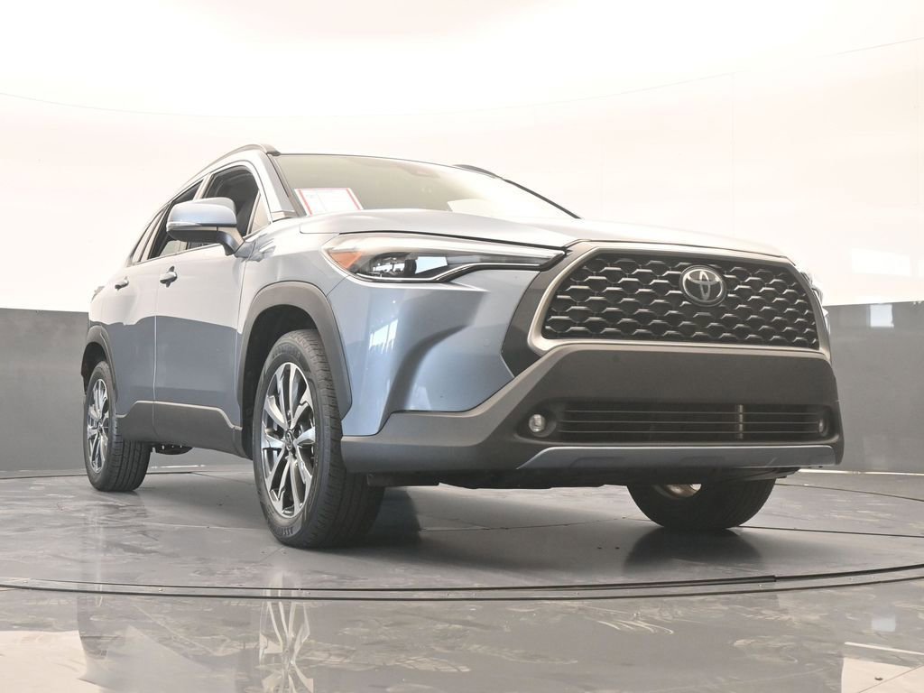 Used 2022 Toyota Corolla Cross XLE image 69