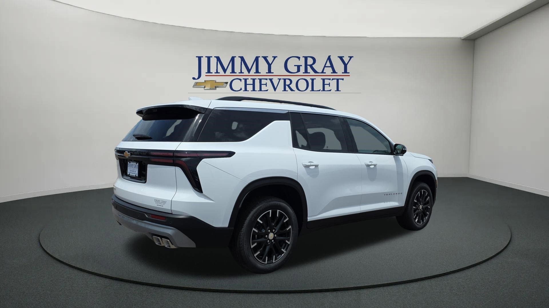 New 2026 Chevrolet Traverse LT w/ Sun and Wheel Package FWD image 5