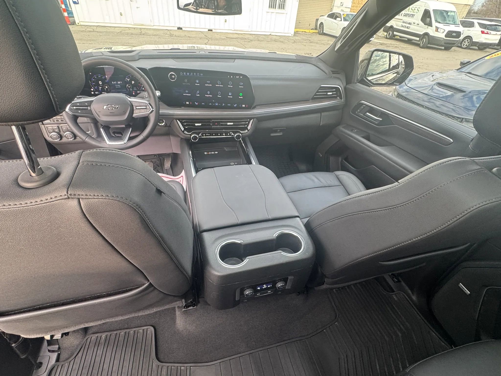 Used 2025 Chevrolet Suburban LT w/ Comfort Package image 15