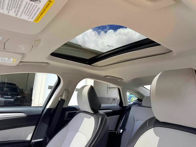 Used 2020 Ford Fusion SE w/ Equipment Group 151A FWD image 19