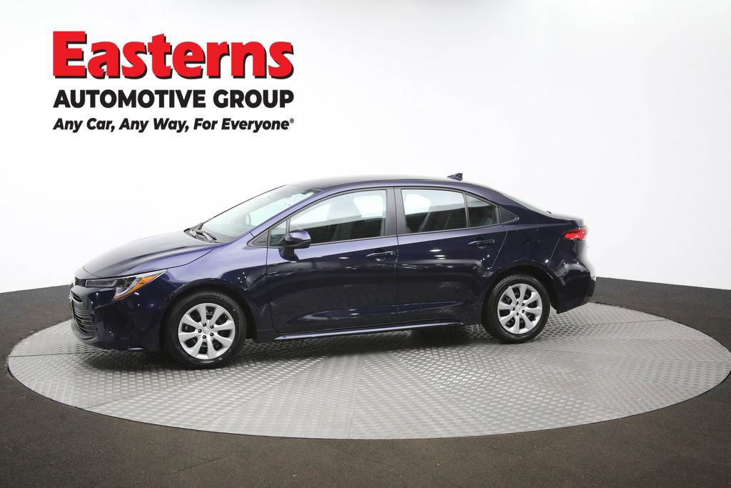 Used 2025 Toyota Corolla LE image 57