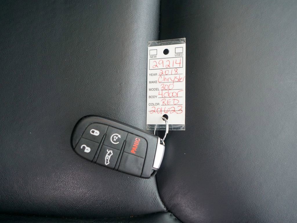 Used 2018 Chrysler 300 Touring L image 31