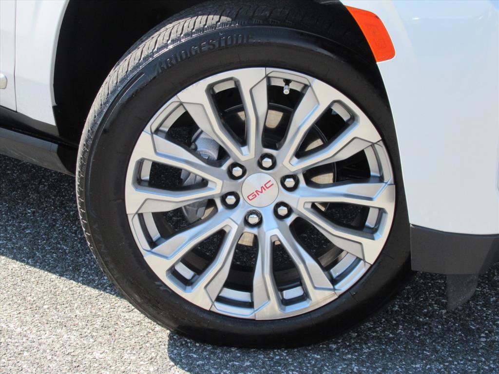 Used 2023 GMC Yukon Denali image 7