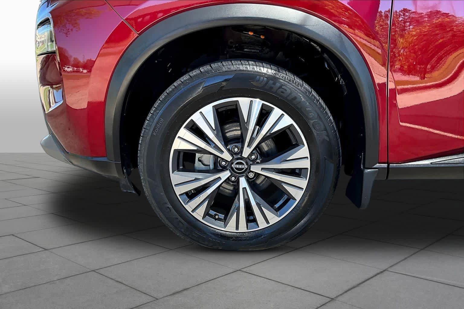Used 2023 Nissan Rogue SV FWD image 11