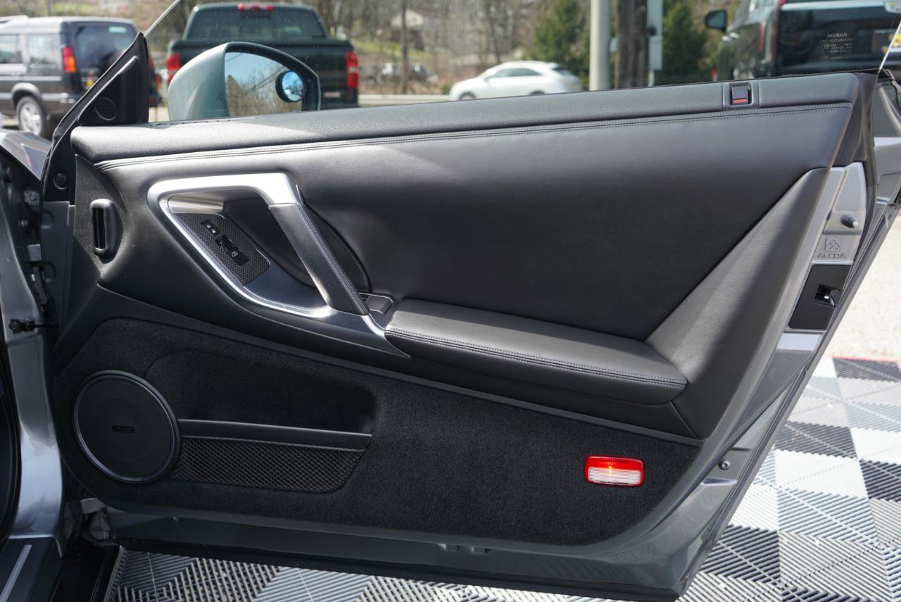 Used 2010 Nissan GT-R Premium image 55