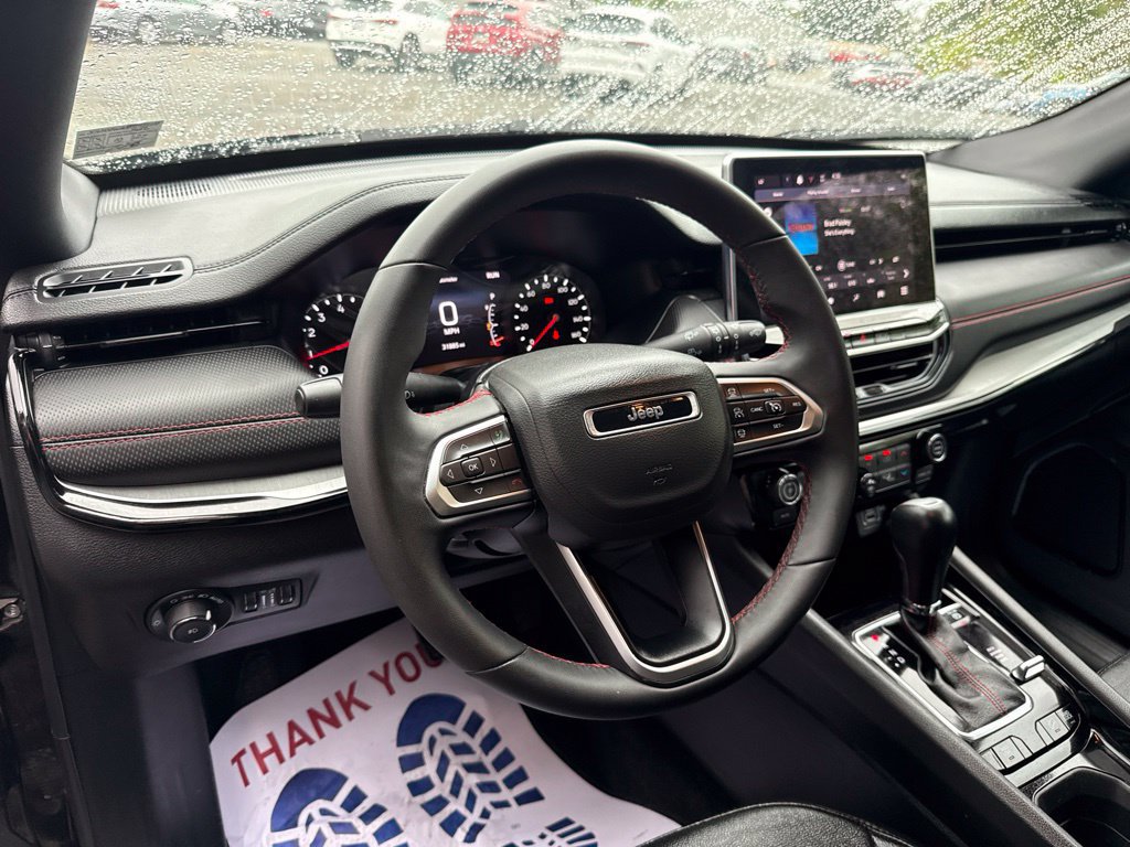 Used 2025 Jeep Compass Trailhawk AWD/4WD image 13