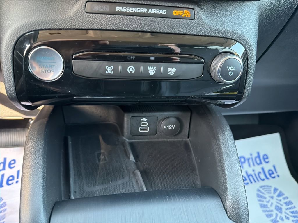 Used 2025 Ford Escape Platinum image 22