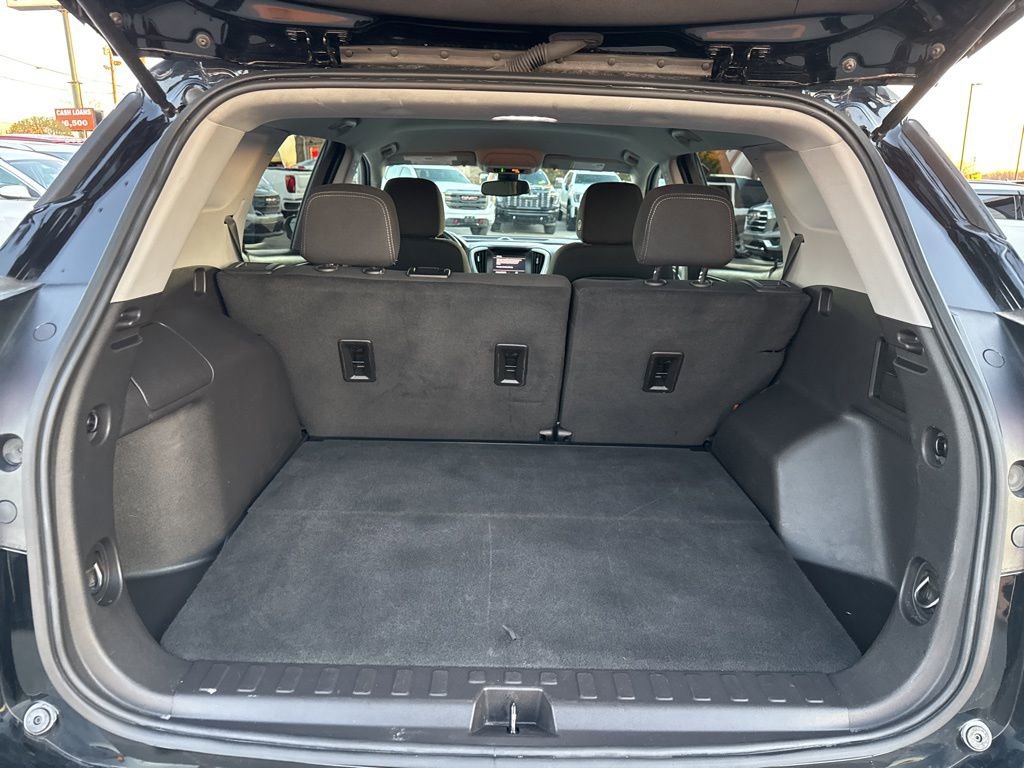 Used 2024 GMC Terrain SLE image 30