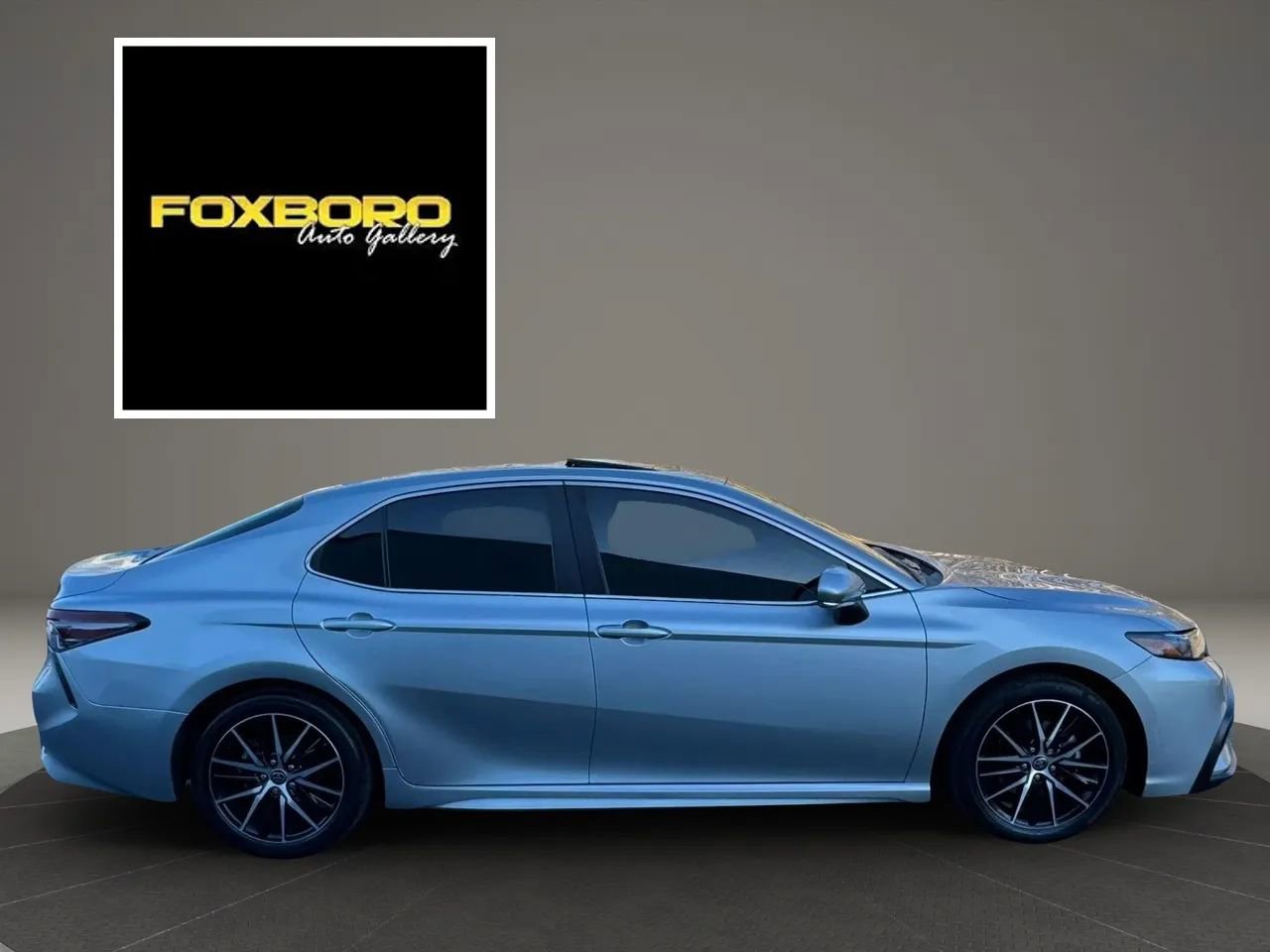 Used 2023 Toyota Camry SE w/ Cold Weather Package image 4