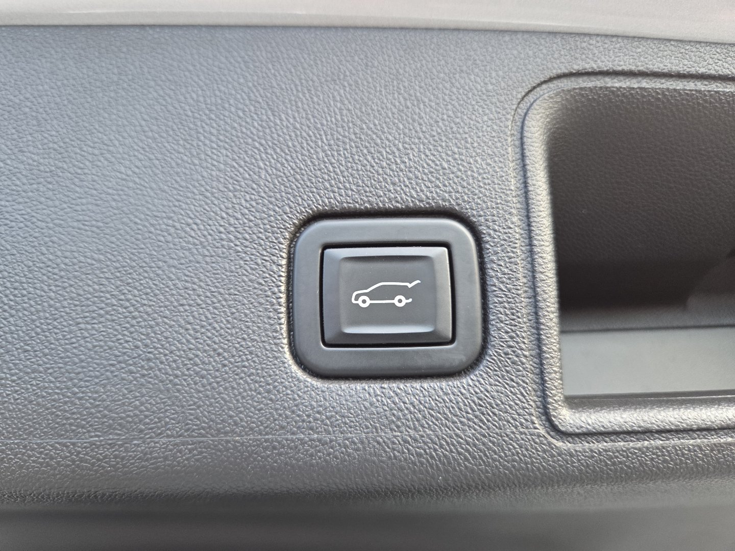 Used 2021 GMC Terrain SLT FWD image 18
