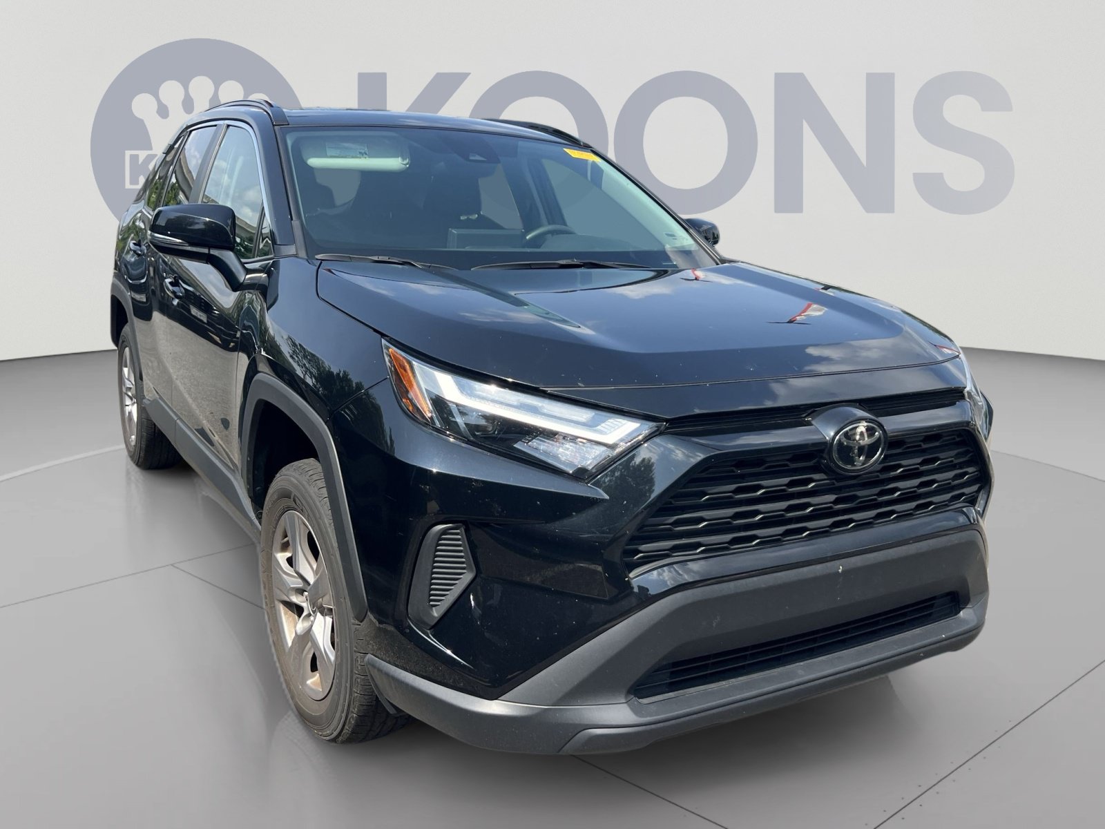 Used 2025 Toyota RAV4 XLE AWD/4WD image 8