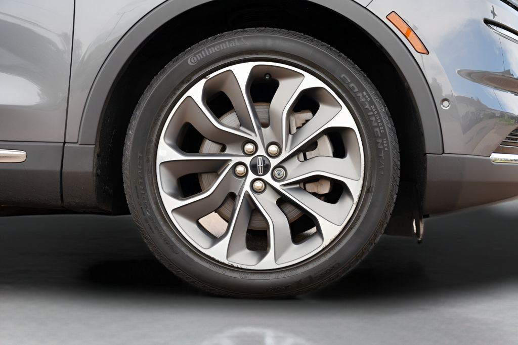 Used 2023 Lincoln Nautilus Reserve AWD/4WD image 9