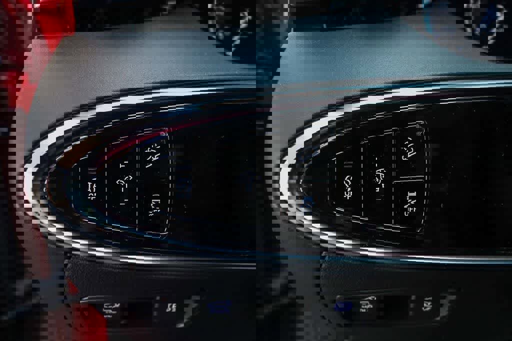 Used 2024 Genesis GV70 2.5T w/ Sport Prestige Package image 24