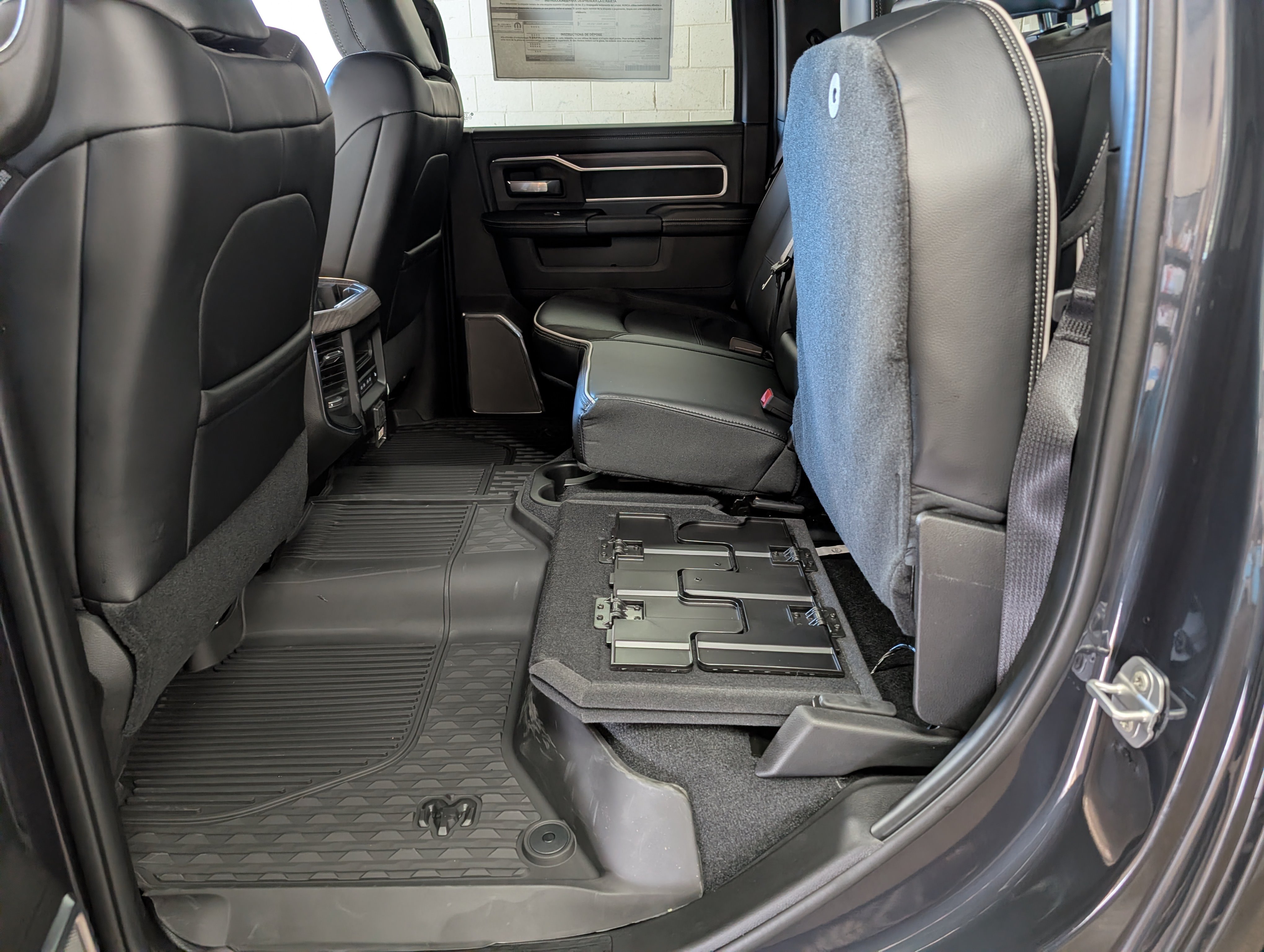 New 2026 RAM 2500 Laramie AWD/4WD image 10