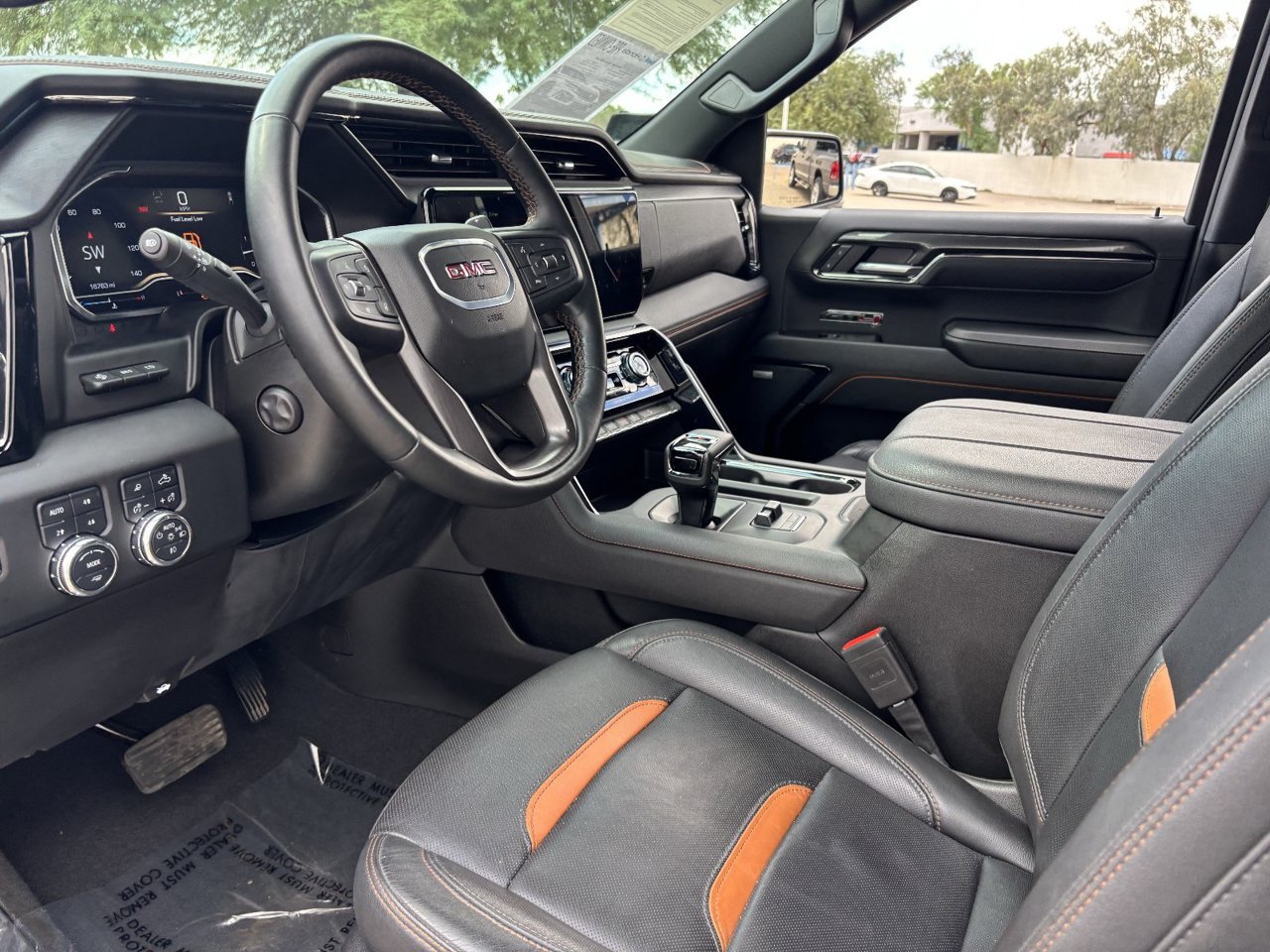 Used 2024 GMC Sierra 1500 AT4 w/ Technology Package AWD/4WD image 16
