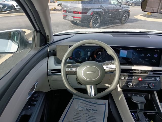 Used 2025 Hyundai Tucson SE image 20