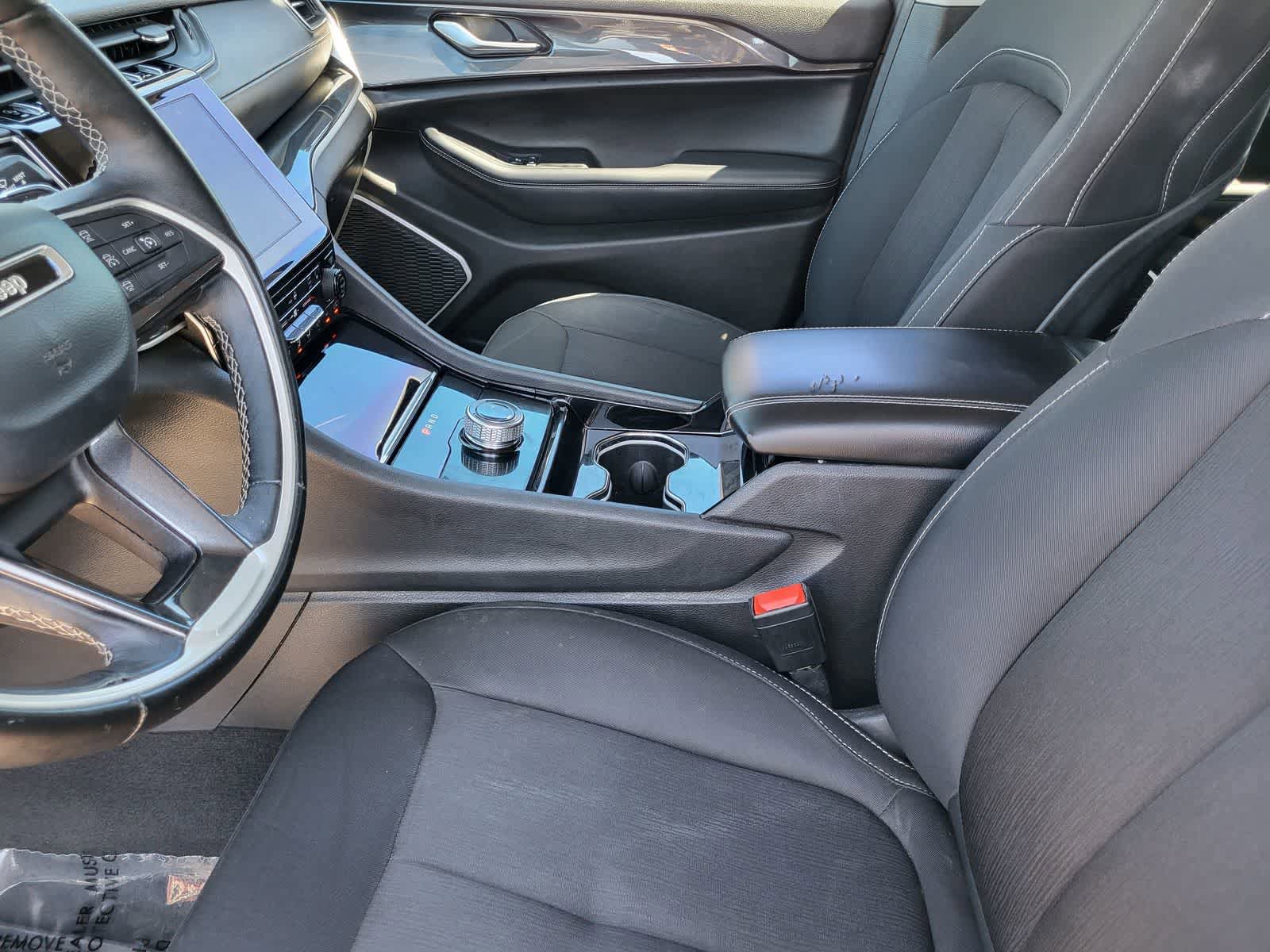 Used 2022 Jeep Grand Cherokee L Laredo w/ Luxury Tech Group I AWD/4WD image 29