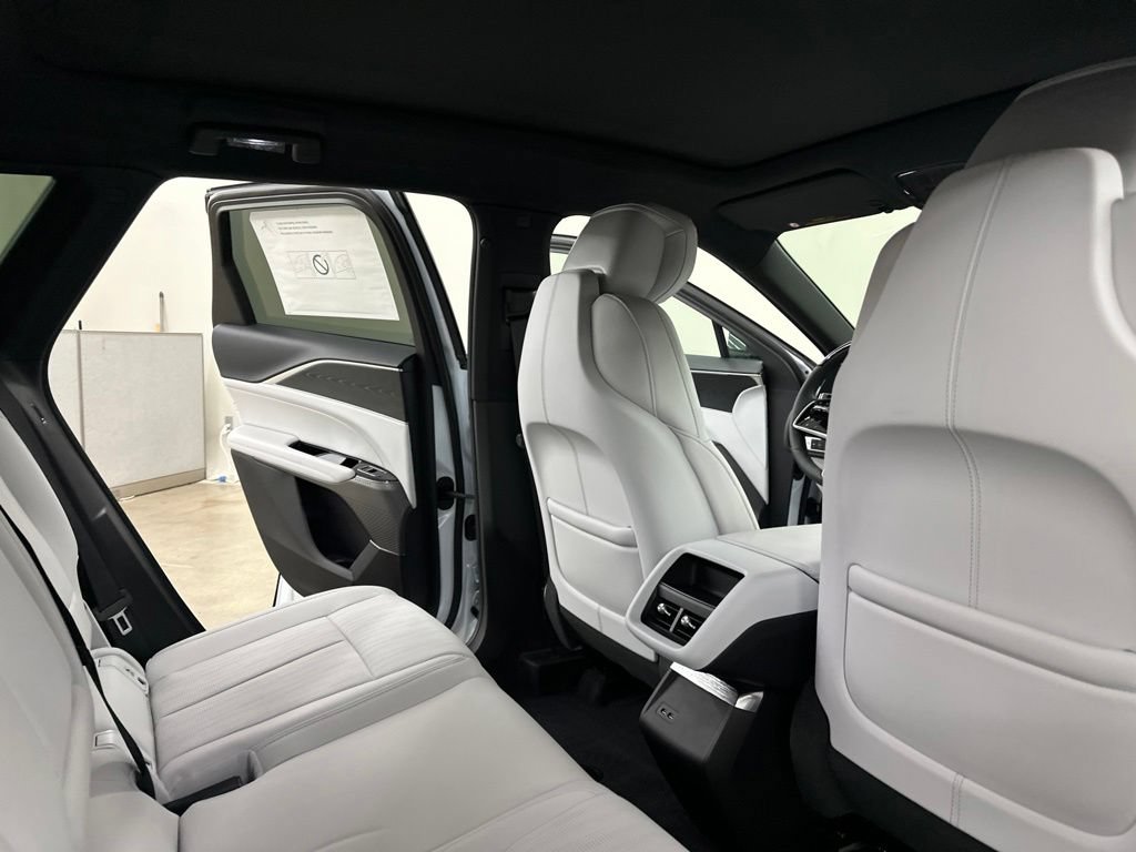 New 2026 Cadillac Lyriq Luxury AWD/4WD image 21