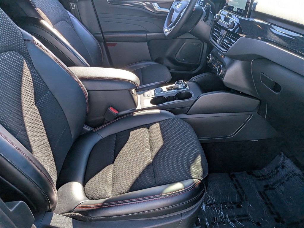 Used 2025 Ford Escape ST-Line image 34