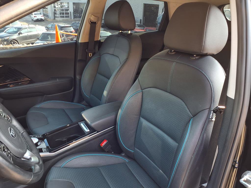 Used 2021 Kia Niro EX Premium w/ Cold Weather Package image 12