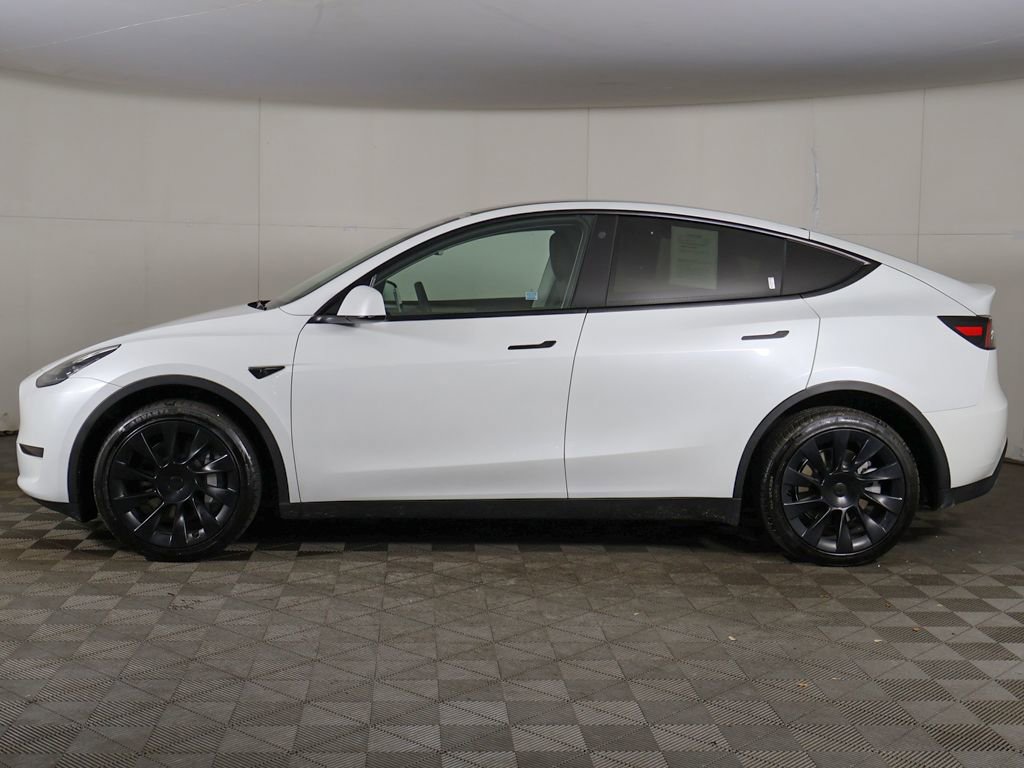 Used 2023 Tesla Model Y AWD image 16