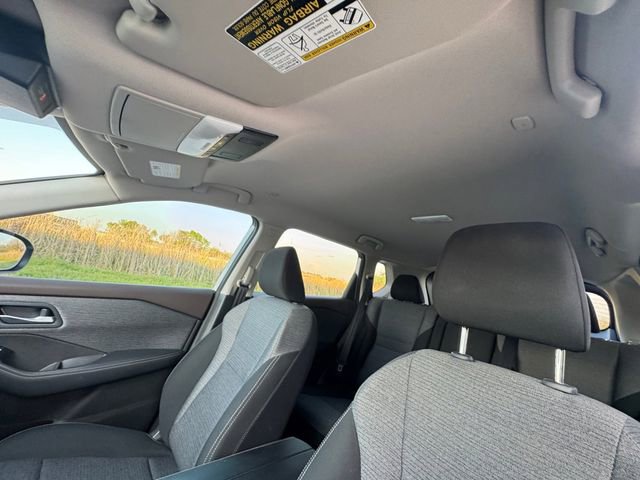 Used 2023 Nissan Rogue SV image 27