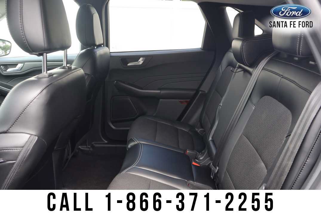 Used 2025 Ford Escape SE FWD image 16