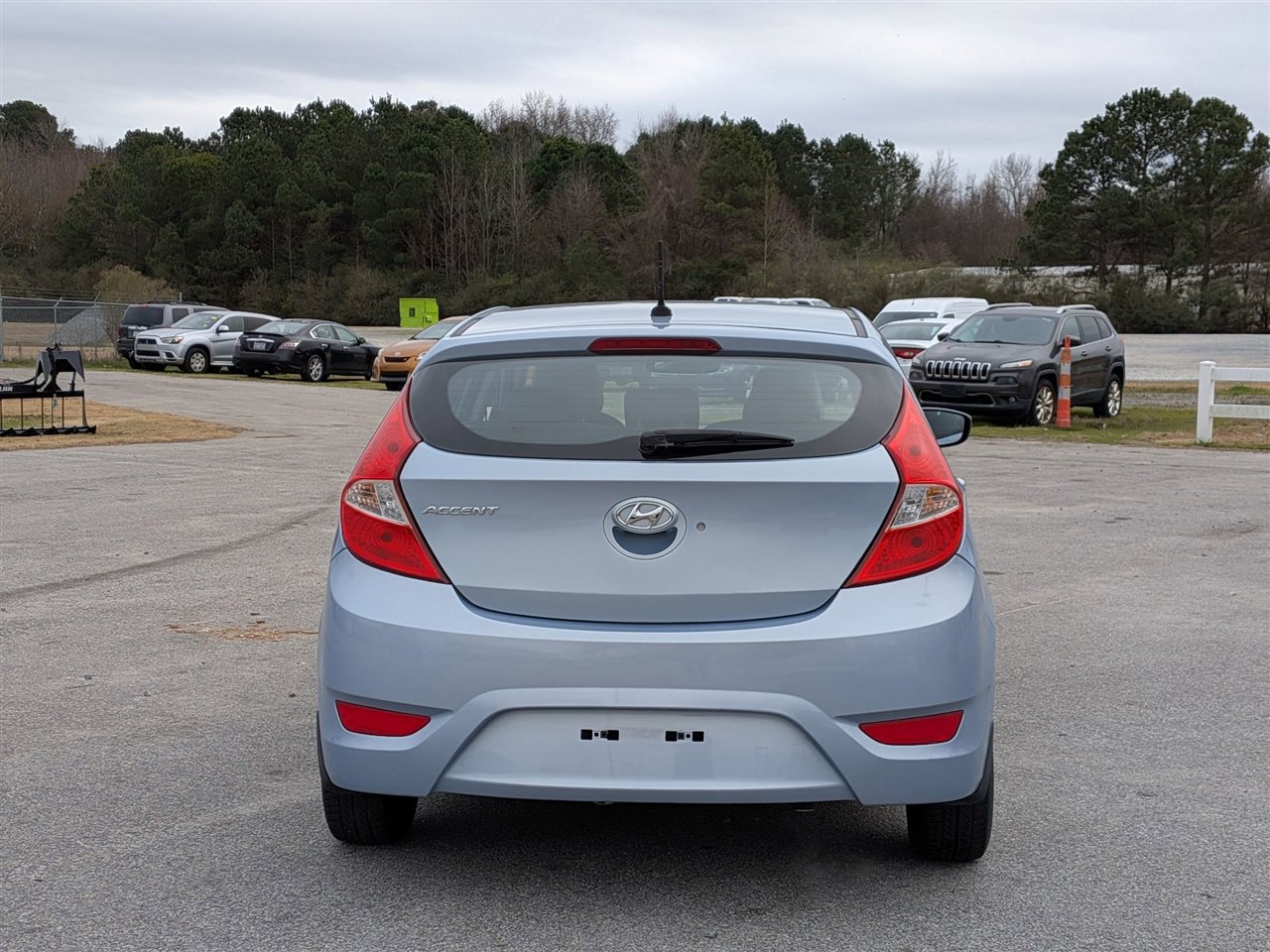 Used 2013 Hyundai Accent GS image 3