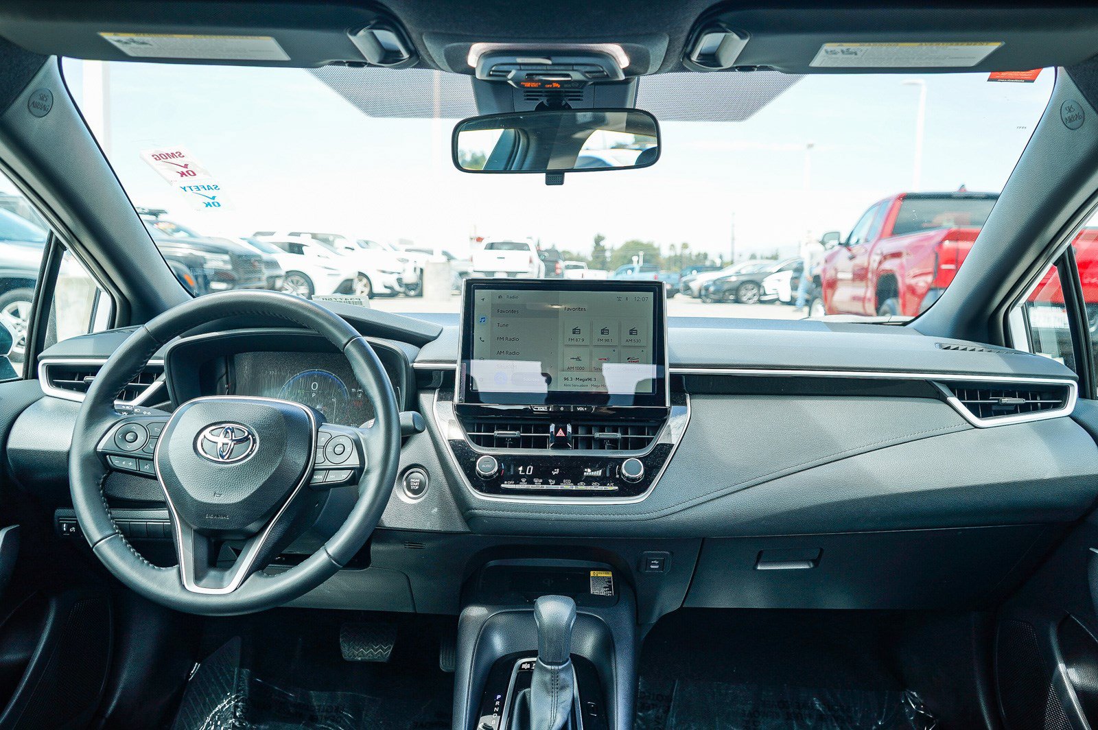 Certified 2025 Toyota Corolla SE w/ SE Premium Package FWD image 13