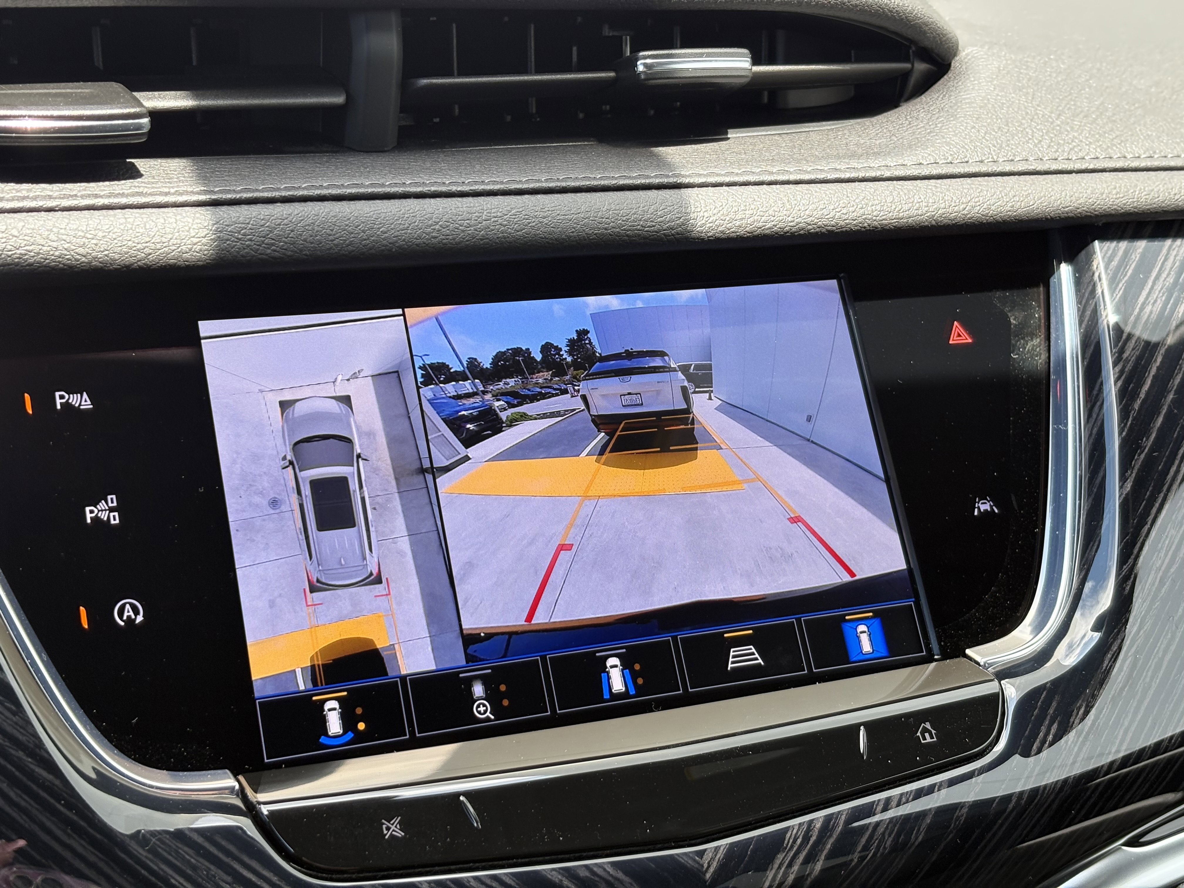 New 2025 Cadillac XT6 Premium Luxury w/ Technology Package image 25