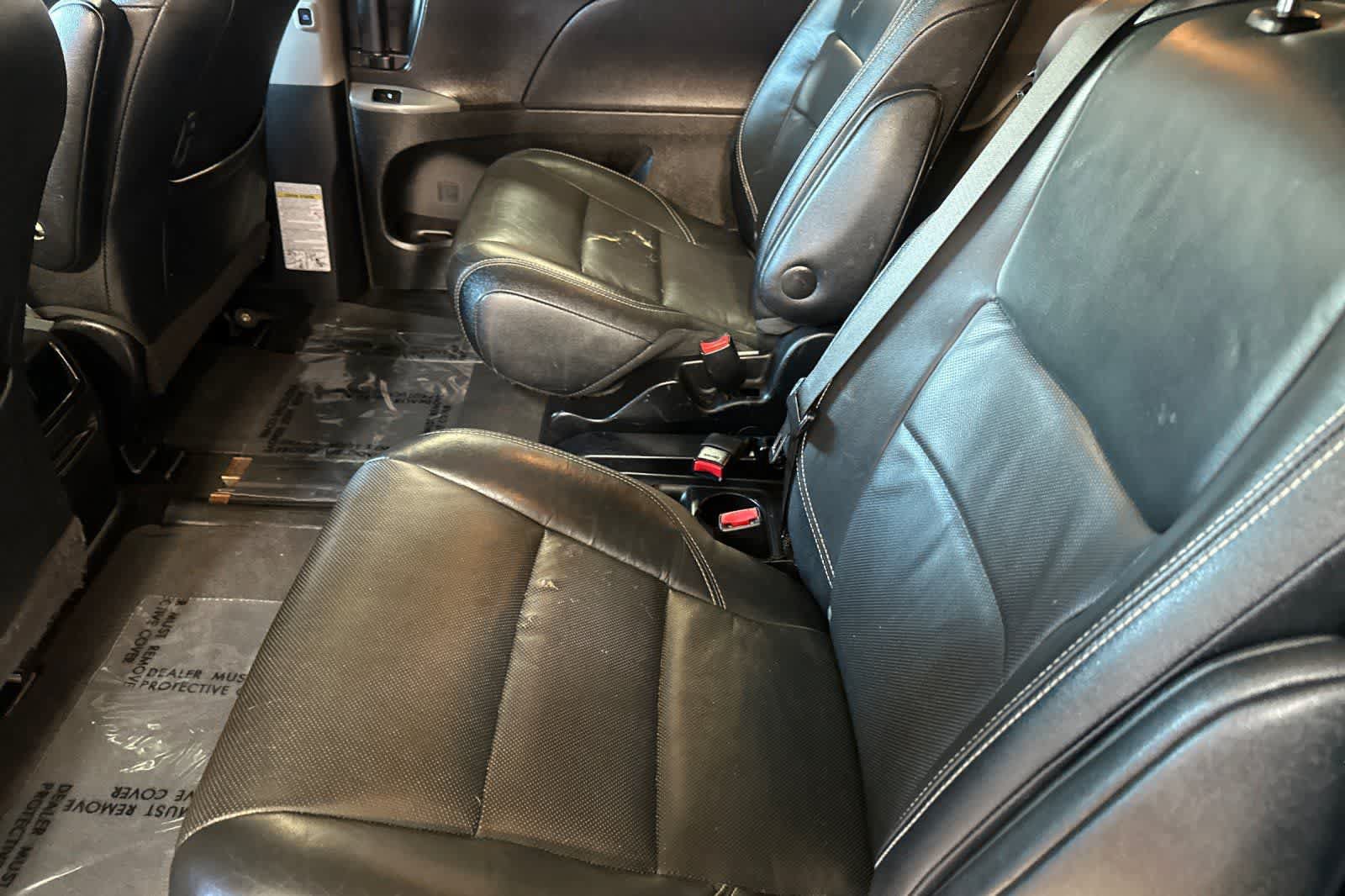 Used 2015 Toyota Sienna SE w/ SE Preferred Package FWD image 5