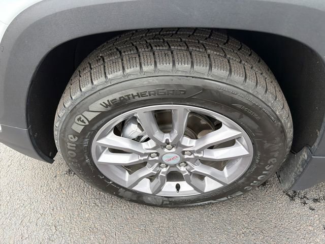 Used 2024 GMC Terrain SLT w/ LPO, Floor Liner Package image 29