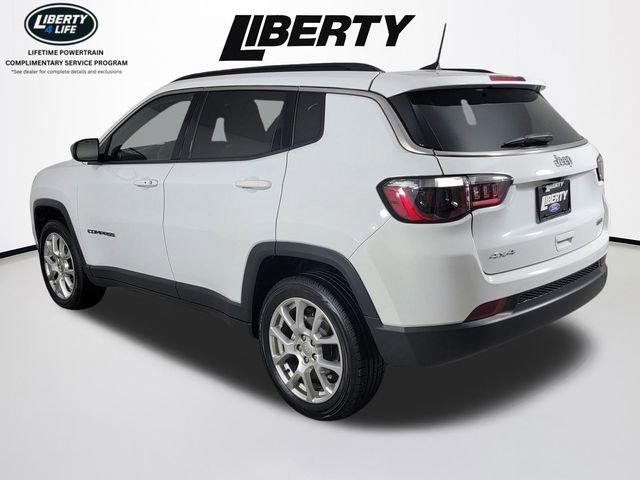 Used 2023 Jeep Compass Latitude image 5