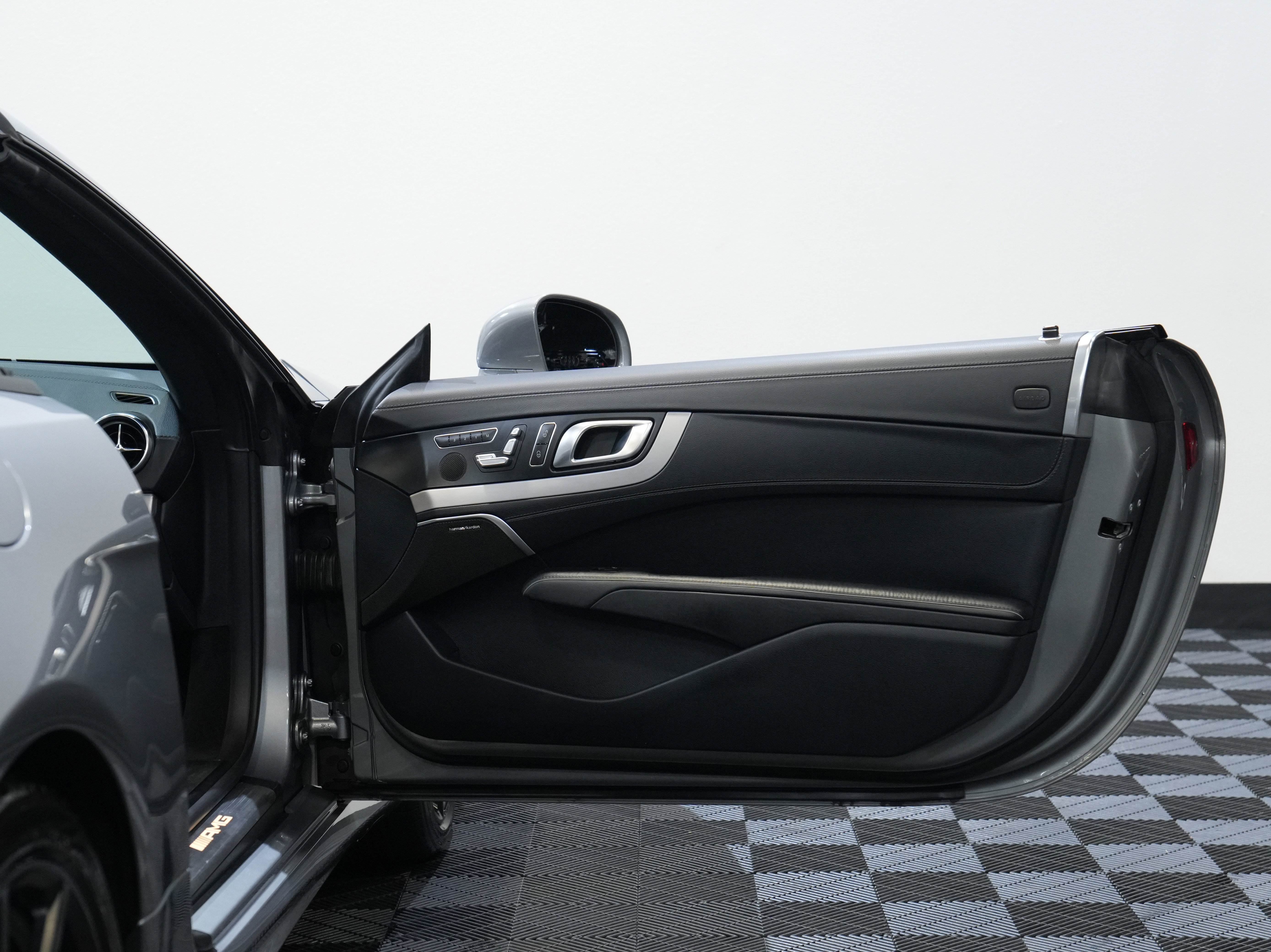 Used 2013 Mercedes-Benz SL 63 AMG image 22