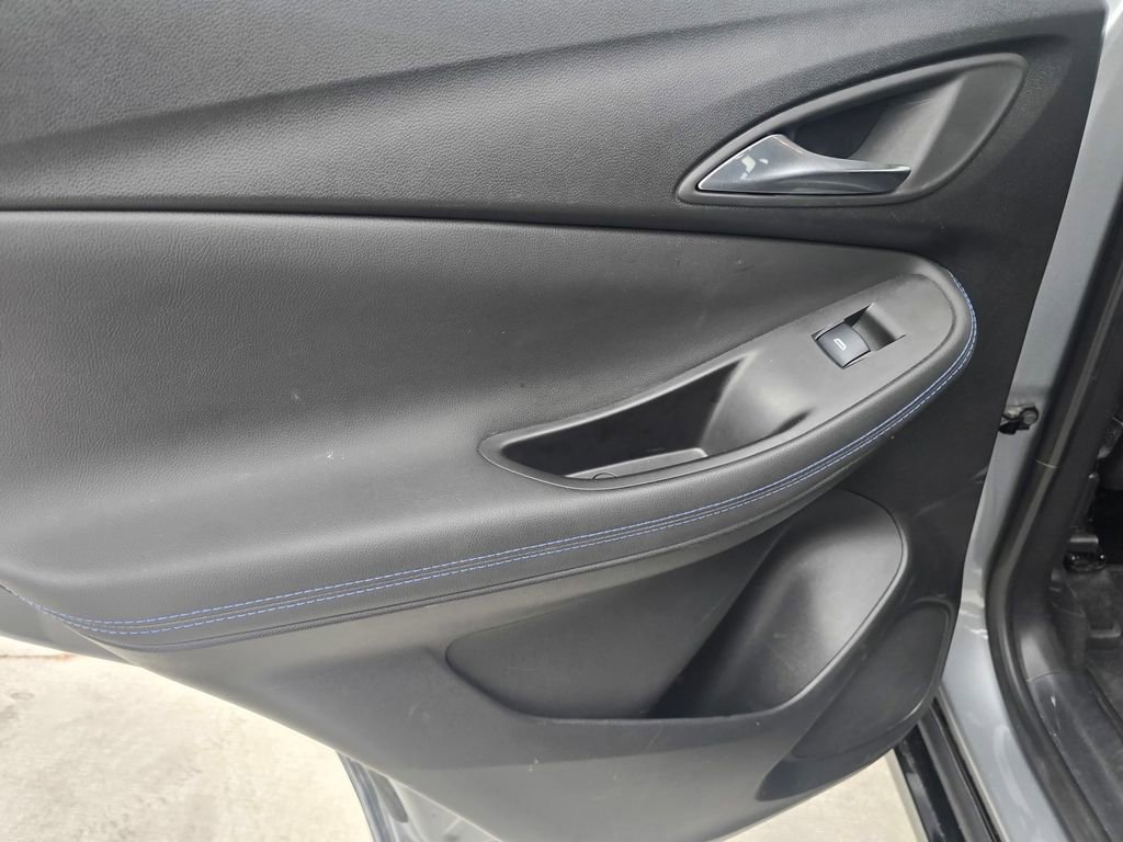 Used 2025 Buick Encore GX Sport Touring w/ Advanced Technology Package FWD image 13