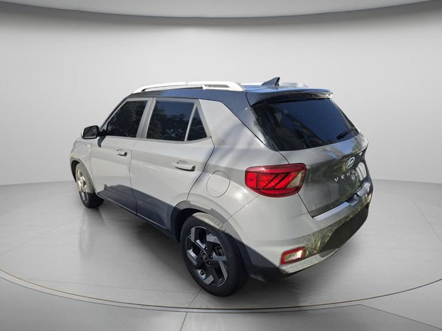 Used 2022 Hyundai Venue Limited w/ Cargo Package FWD image 5