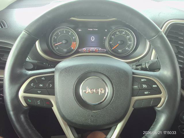 Used 2015 Jeep Cherokee Limited w/ Luxury Group AWD/4WD image 10