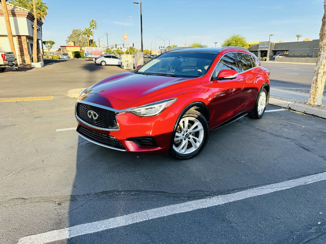 Used 2019 INFINITI QX30 w/ Navigation Package image 1