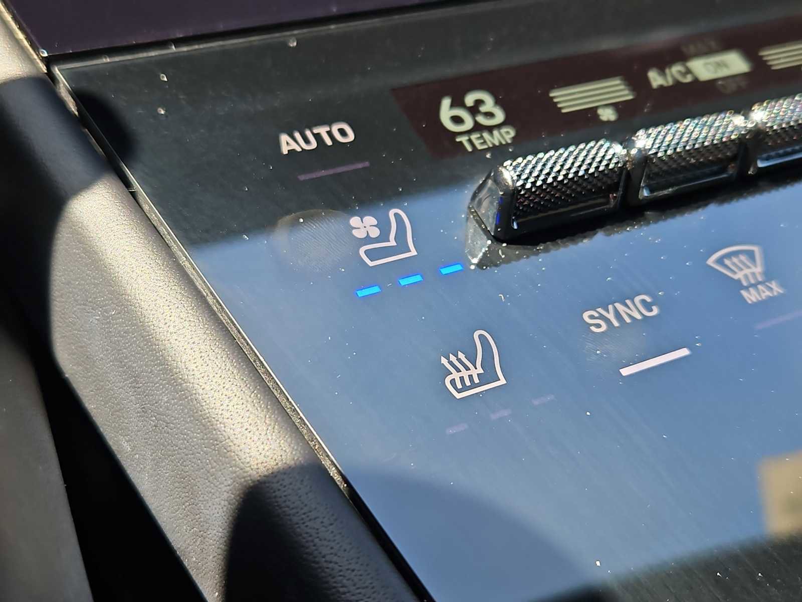 Used 2024 Porsche Cayenne Coupe AWD/4WD image 30