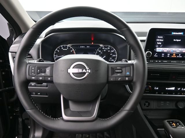Used 2025 Nissan Rogue SV FWD image 7