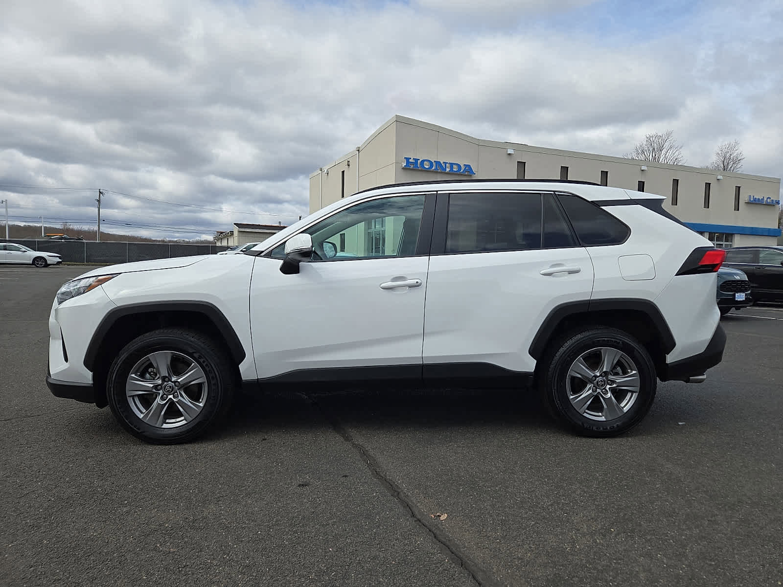 Used 2025 Toyota RAV4 XLE image 8