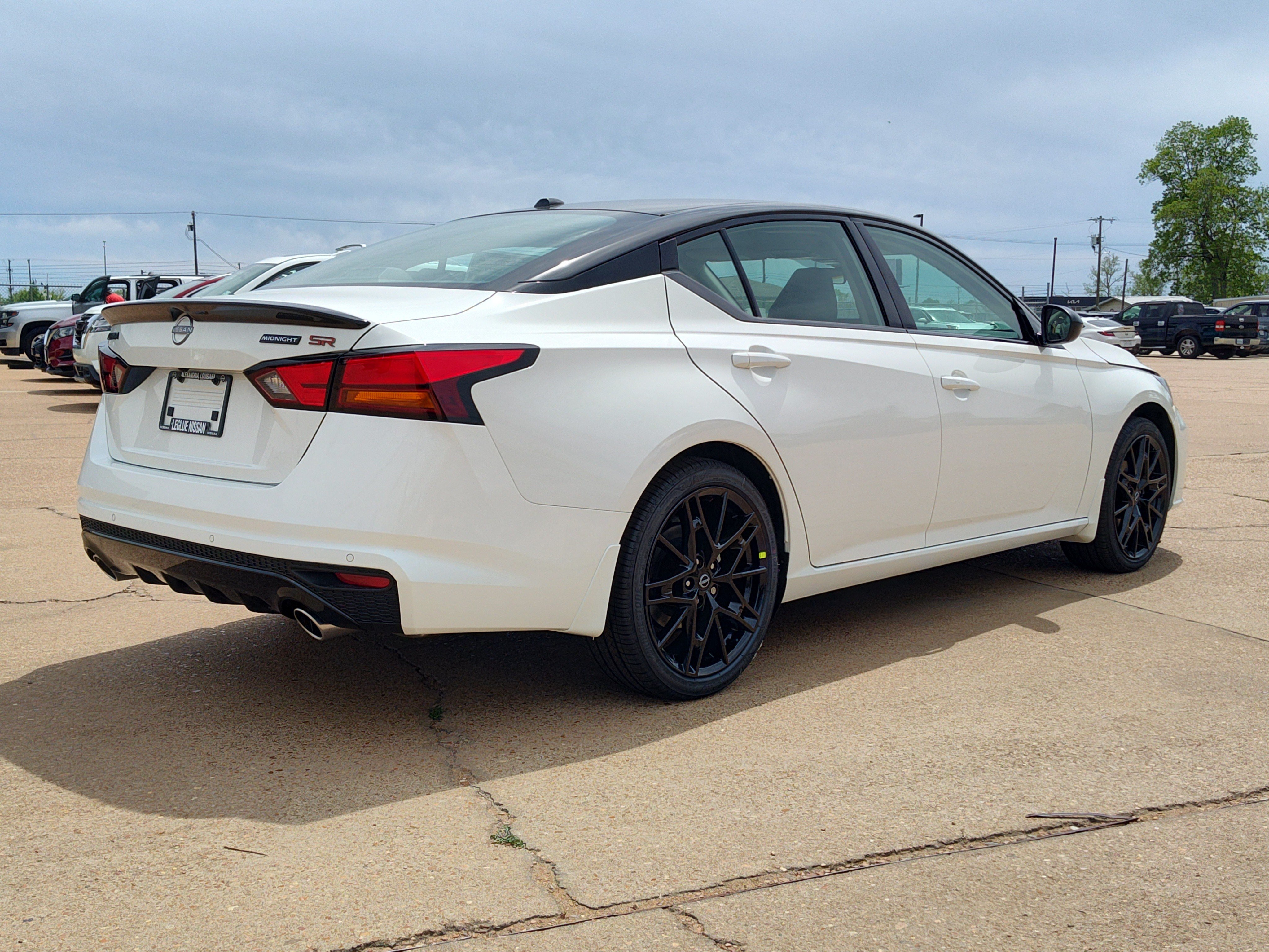 New 2026 Nissan Altima 2.5 SR w/ SR Midnight Edition Package FWD image 5