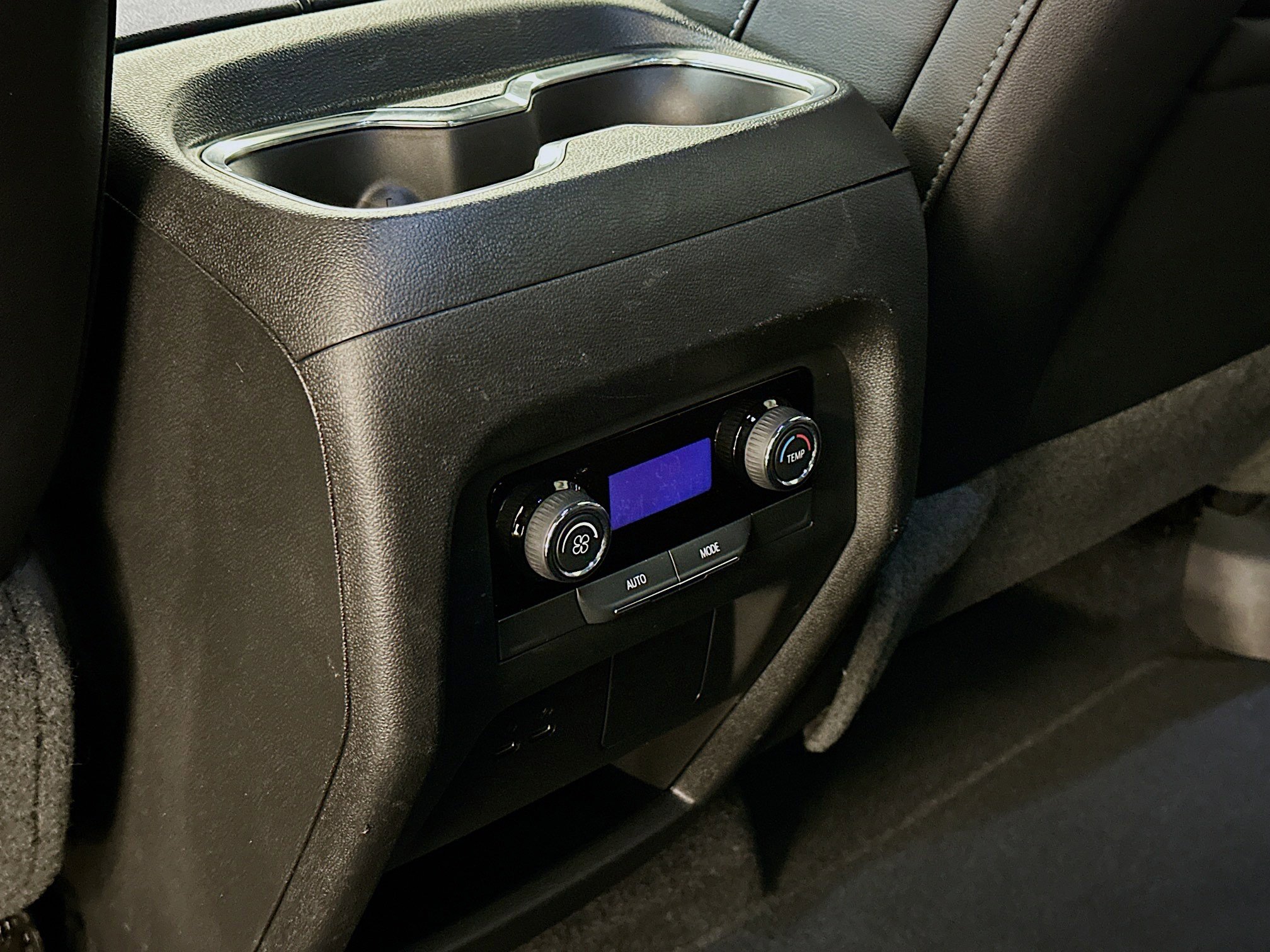 Used 2025 Chevrolet Traverse LT image 28