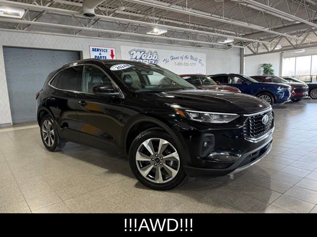 Used 2024 Ford Escape Platinum image 2