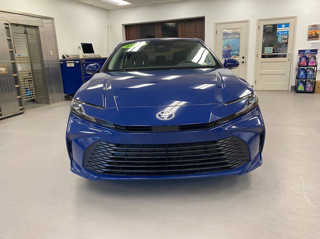 Used 2025 Toyota Camry LE image 8