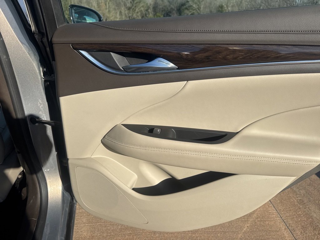 Used 2017 Buick LaCrosse Preferred image 38