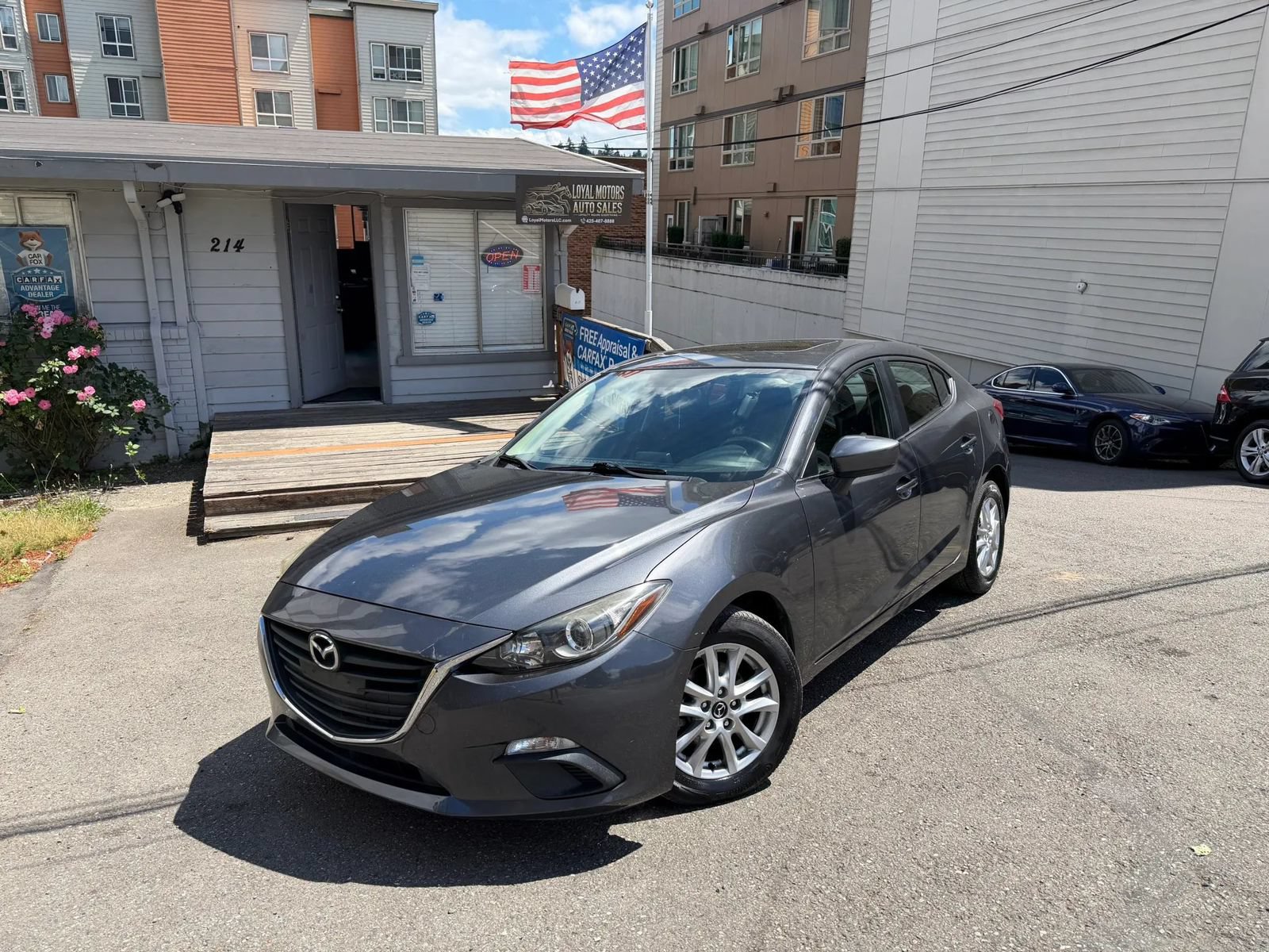 Used 2014 MAZDA MAZDA3 i Touring w/ Moonroof Package 1 FWD image 1