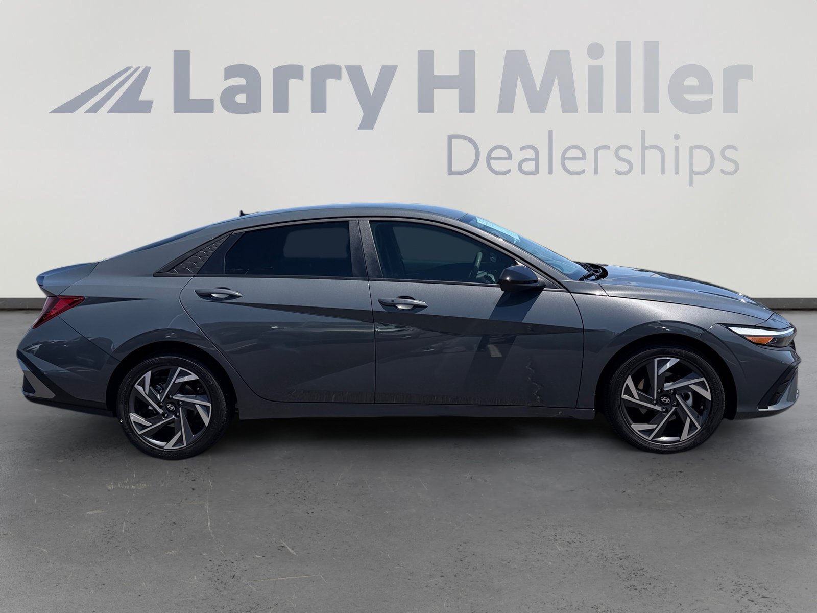 Certified 2025 Hyundai Elantra Sport FWD image 7